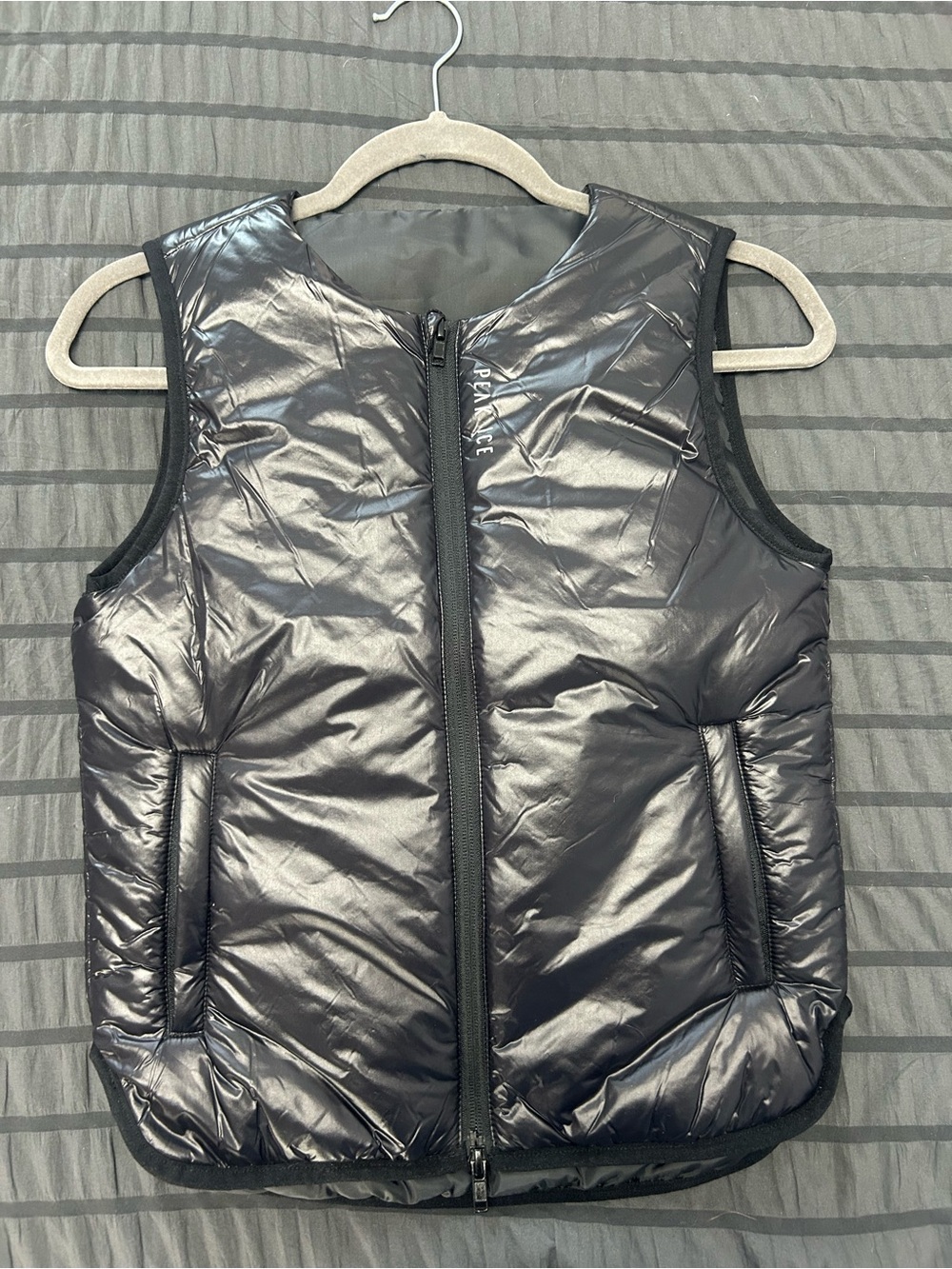 Kids Glossy Black Puffer Vest by Peak Ice 🧊